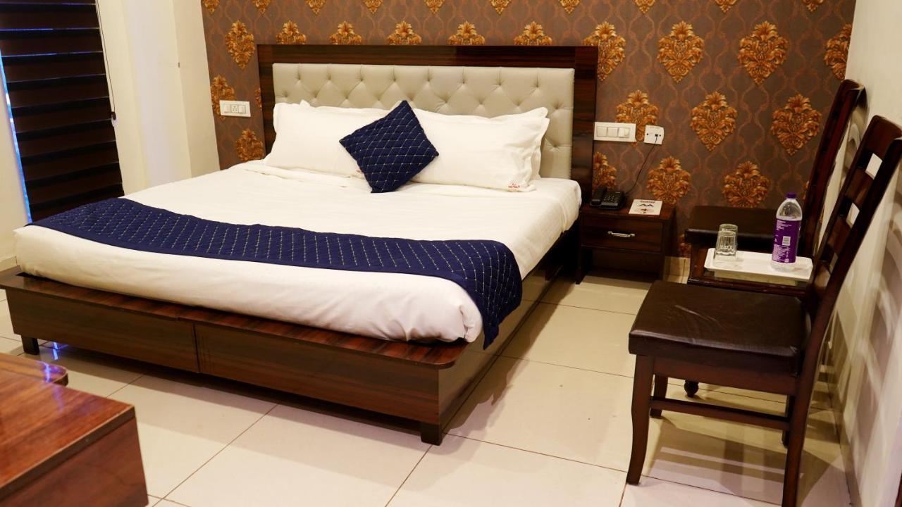 Aa Hotels & Resorts Zirakpur Eksteriør bilde